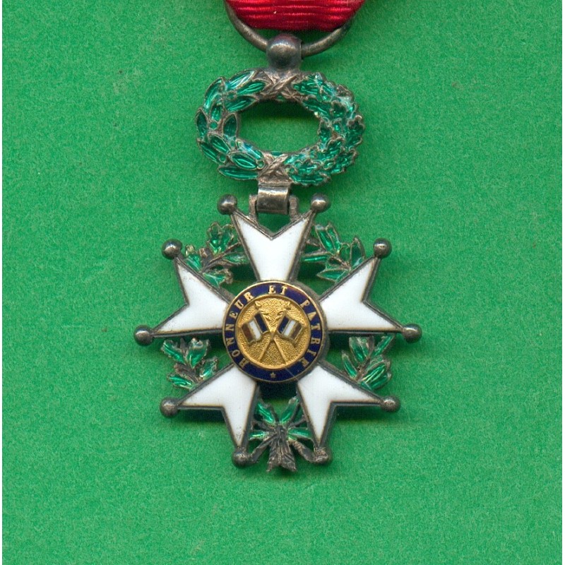 MEDAILLE QUART DE TAILLE DE CHEVALIER DE L'ORDRE DE LA LEGION D'HONNEUR 3 ème REPUBLIQUE EN BOITE 