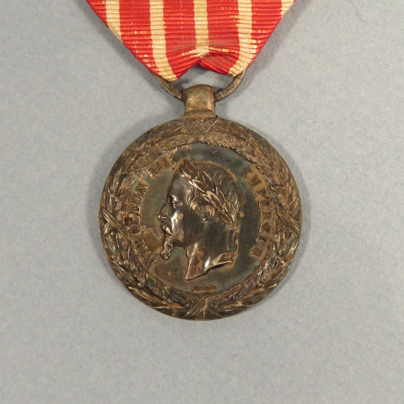 MEDAILLE DE LA CAMPAGNE D'ITALIE NAPOLEON III 1859 SIGNEE BARRE