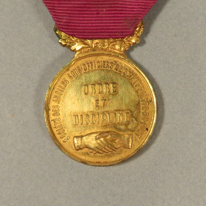 MEDAILLE D'HONNEUR DES ANCIENS SOUS-OFFICIERS DE LA VILLE DE ST HIPPOLYTE DU FORT GUERRE DE 1870 EN BOITE