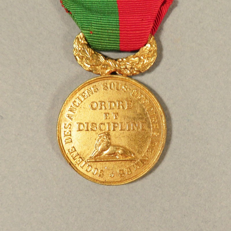 MEDAILLE SOCIETE DES ANCIENS SOUS-OFFICIERS DE LA VILLE DE NIMES 1852