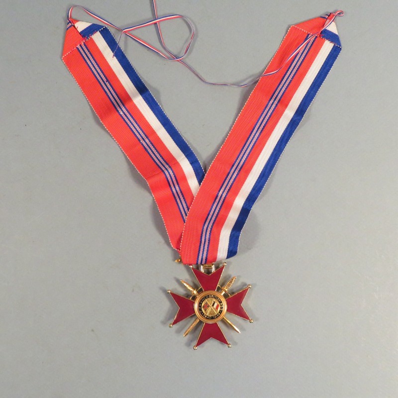 MEDAILLE DE COMMANDEUR DE L'ASSOCIATIONS DES ANCIENS COMBATTANTS FRANCO BRITANIQUE DE LA FRANCE LIBRE