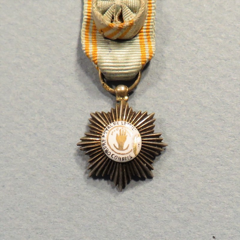 REDUCTION DE LA MEDAILLE D'OFFICIER DE L'ORDRE DE L'ETOILE D'ANJOUAN COMORES °