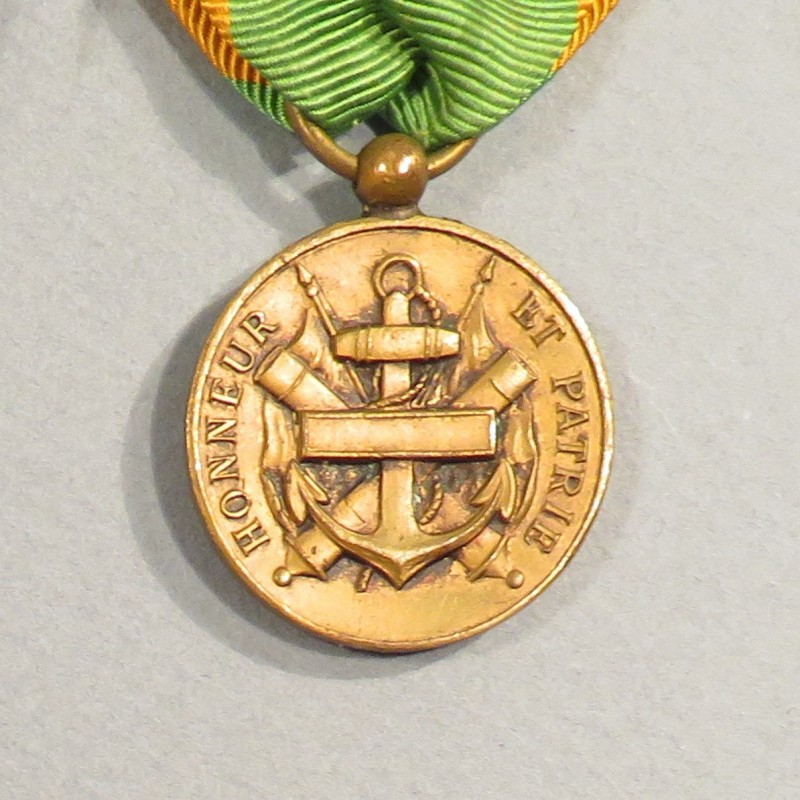 MEDAILLE DES ENGAGES VOLONTAIRES AVEC BARRETTE