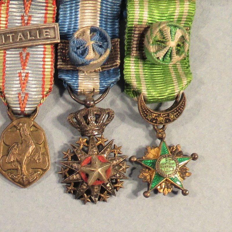 BARRETTE DE 5 REDUCTIONS MEDAILLES MILITAIRES D'UN ANCIEN PILOTE DE L'AERONAVALE DE LA SECONDE GUERRE