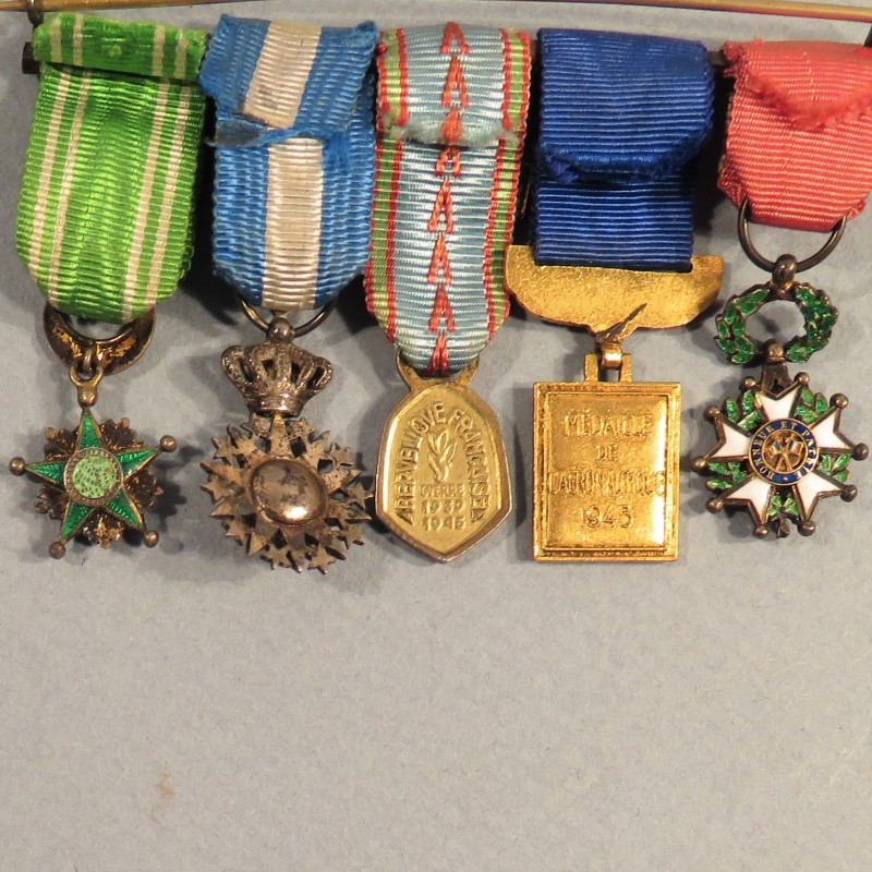 BARRETTE DE 5 REDUCTIONS MEDAILLES MILITAIRES D'UN ANCIEN PILOTE DE L'AERONAVALE DE LA SECONDE GUERRE