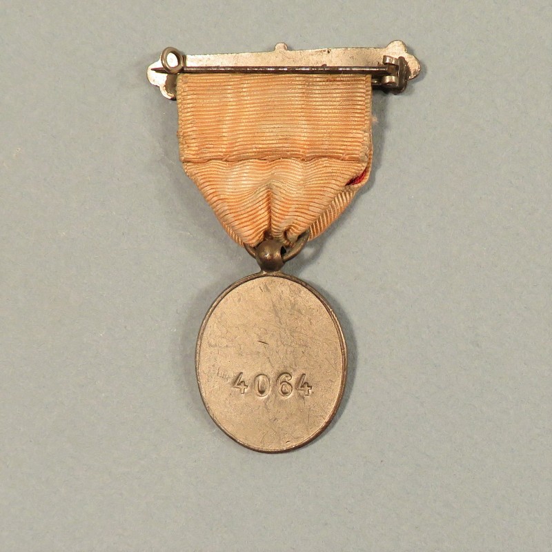 MEDAILLE DE LA CROIX ROUGE UFF UNION DES FEMMES DE FRANCE INFIRMIERE AVEC BARRETTE DE LA CRF