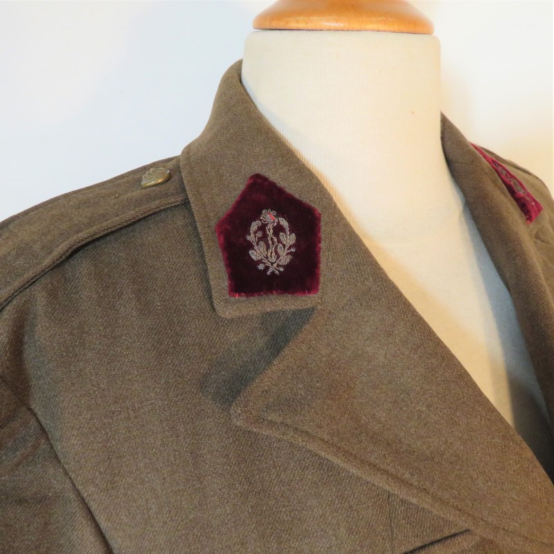 UNIFORME D'UN COMMANDANT DU SERVICE DE SANTE OU MEDECIN PRINCIPALE VAREUSE US ET PANTALON PERIODE 1943-1944