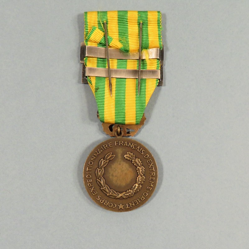 MEDAILLE COMMEMORATIVE DU CORPS EXPEDITIONNAIRE FRANCAIS D'EXTREME-ORIENT EN INDOCHINE AVEC BARRETTES INDOCHINE ET DEIN BEIN PHU