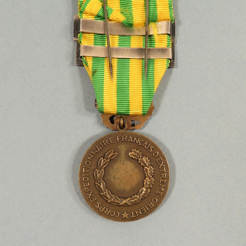 MEDAILLE COMMEMORATIVE DU CORPS EXPEDITIONNAIRE FRANCAIS D'EXTREME-ORIENT EN INDOCHINE AVEC BARRETTES INDOCHINE ET DEIN BEIN PHU