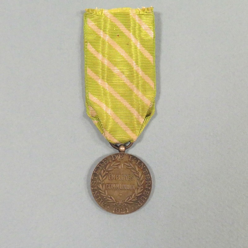 MEDAILLE EN ARGENT DES EMPLOYES COMMUNAUX MINISTERE DE L'INTERIEUR 1921