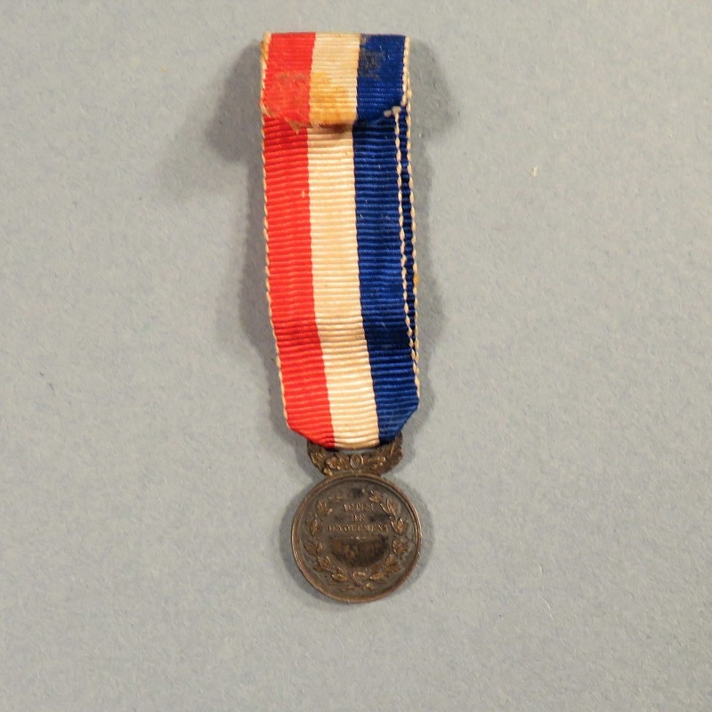 REDUCTION DE LA MEDAILLE 3 ème REPUBLIQUE EN ARGENT POUR ACTES DE COURAGE OU DEVOUEMENT