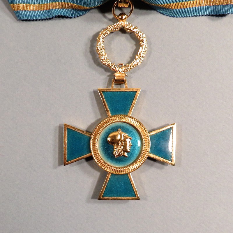 GRECE MEDAILLE DE COMMANDEUR DE L'ORDRE DE L'HONNEUR GREC COURTE PERIODE D'EXISTANCE 1975 A 1977 °