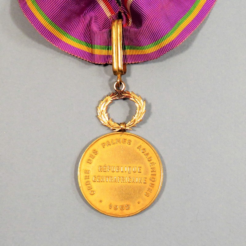 CENTRAFRIQUE MEDAILLE DE COMMANDEUR DE L'ORDRE DES PALMES ACADEMIQUES REPUBLIQUE CENTRAFRICAINE BOKASSA °