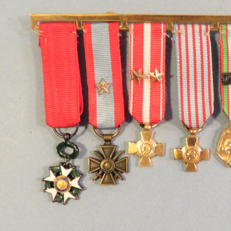 BARRETTE DE 8 REDUCTIONS MEDAILLES MILITAIRES D'UN ANCIEN DE LA SECONDE GUERRE LEGION D'HONNEUR TOE VM INDO ALGERIE COLONIALE °