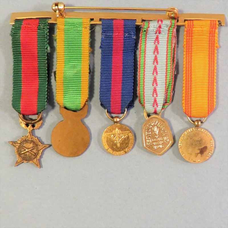 BARRETTE DE 5 REDUCTIONS MEDAILLES MILITAIRES D'UN ANCIEN DE LA SECONDE GUERRE REFRACTAIRE VOLONTAIRE RHIN ET DANUBE °