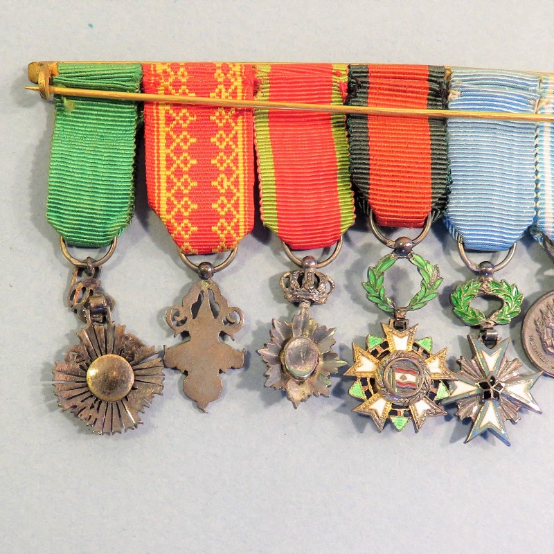 BARRETTE DE 9 REDUCTIONS D'UN ANCIEN OFFICIER OU ADMINISTRATEUR DES COLONIESLIBAN CEDRE CAMBOGE SOWATHARA MILLION D'ELEPHANS °