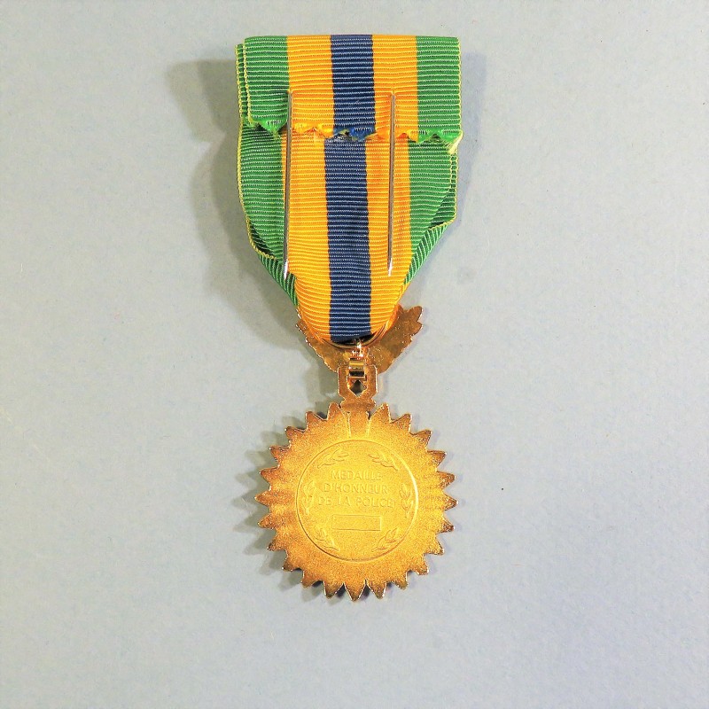 GABON MEDAILLE D'HONNEUR SECOND TYPE DES FORCES DE POLICE NATIONALE GABONAISE °