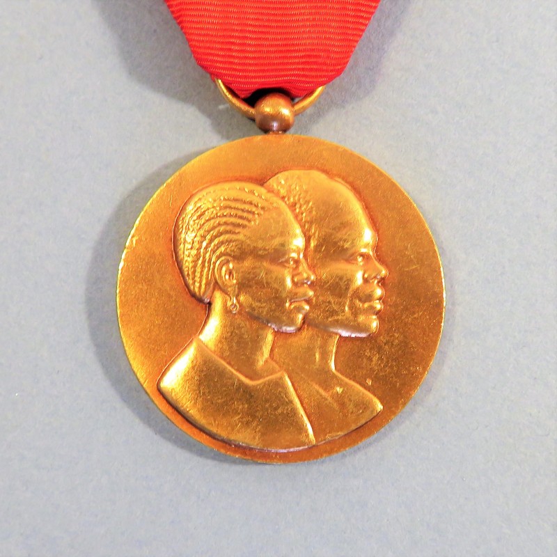 CONGO ZAIRE MEDAILLE DU MERITE CONJUGALE MEDAL OF CONJUGAL MERIT CLASSE OR °