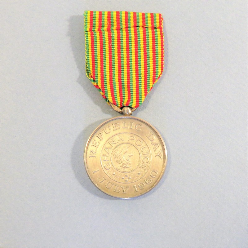 GHANA MEDAILLE DU JOUR DE LA REPUBLIQUE POUR LES FORCES DE POLICE REPUBLIC DAY MEDAL FOR THE POLICE °