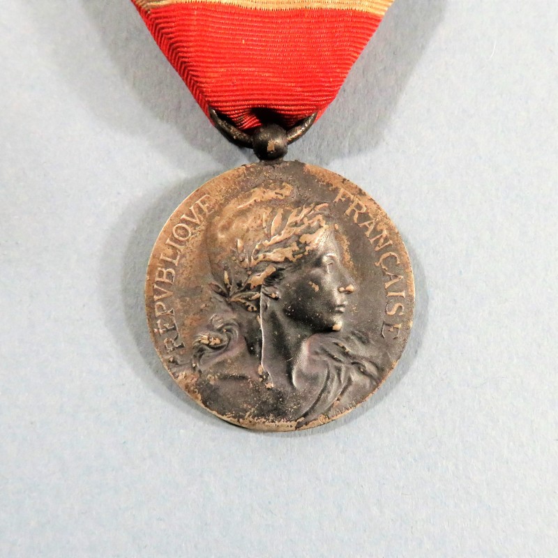 FRANCE MEDAILLE DE LA MARINE MARCHANDE EN ARGENT ATTRIBUEE EN 1920 HONNEUR ET TRAVAIL