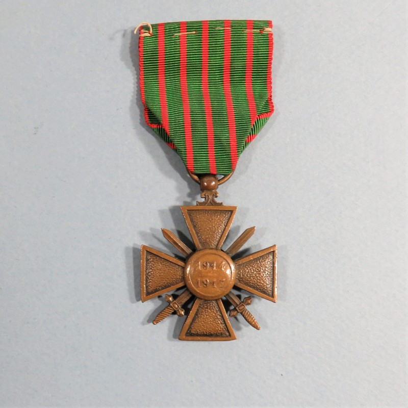 CROIX DE GUERRE 1914-1917 AVEC 2 ETOILES POUR CITATIONS A L'ORDRE DU REGIMENT OU DU BATAILLON 1914 1918