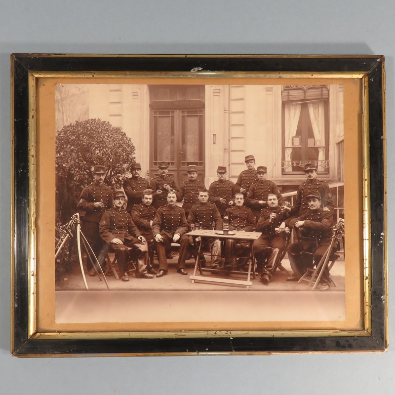 ENSEMBLE DE 2 PHOTOS MILITAIRES ENCADREES DU 6 ème REGIMENT D'ARTILLERIE BOURRELIERS MARECHAL FERRANT VERS 1900 1914