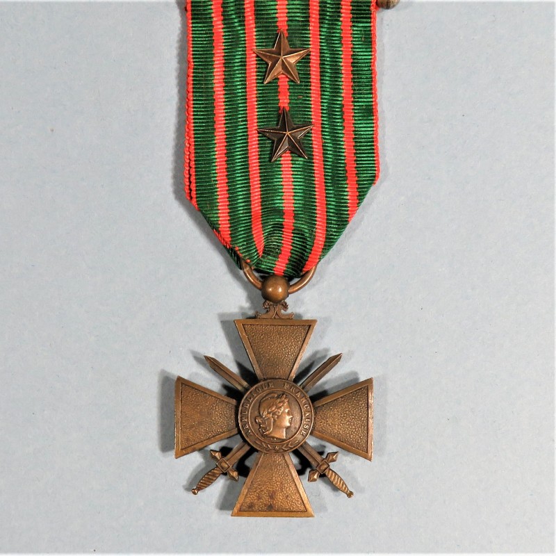 CROIX DE GUERRE 1914-1916 AVEC 2 ETOILES POUR CITATIONS A L'ORDRE DU REGIMENT OU DU BATAILLON GUERRE 1914 1918