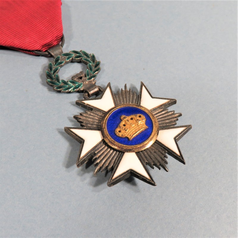 BELGIQUE MEDAILLE DE CHEVALIER DE L'ORDRE DE LA COURONNE EN BOITE DE LA MAISON G. DEGREEF