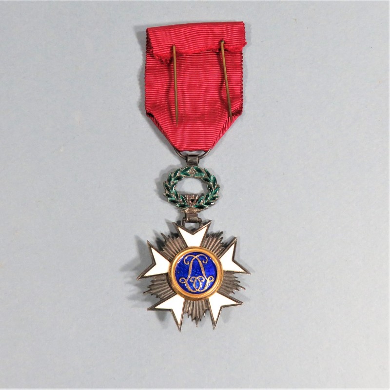 BELGIQUE MEDAILLE DE CHEVALIER DE L'ORDRE DE LA COURONNE EN BOITE DE LA MAISON G. DEGREEF