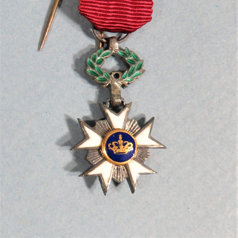 BELGIQUE REDUCTION DE MEDAILLE DE CHEVALIER DE L'ORDRE DE LA COURONNE EN BOITE