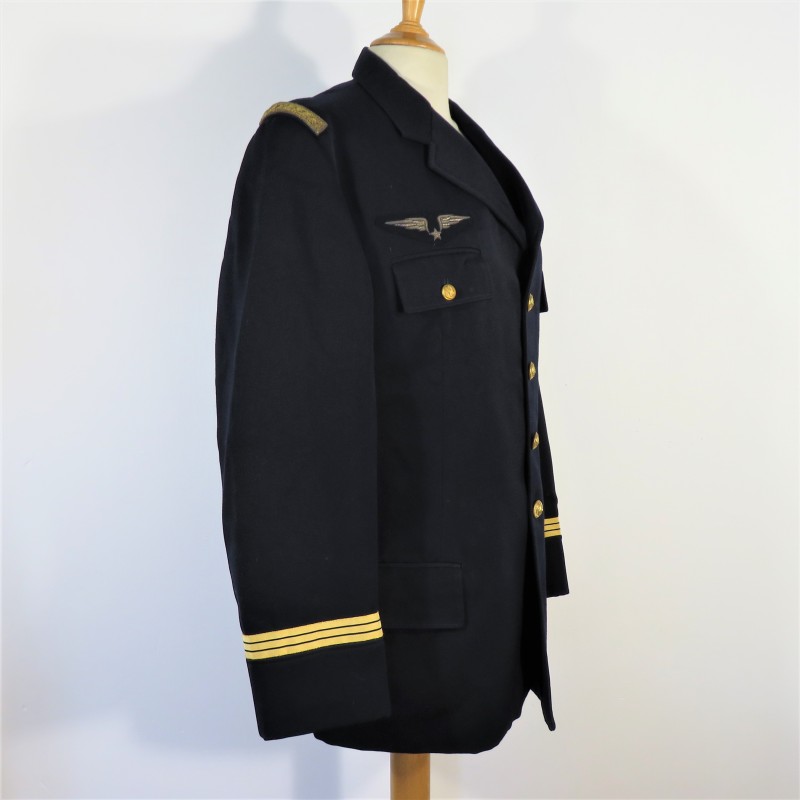 VESTE D'UNIFORME D'UN CAPITAINE PILOTE DE L'AVIATION ARMEE DE L'AIRE 1960 - 1970