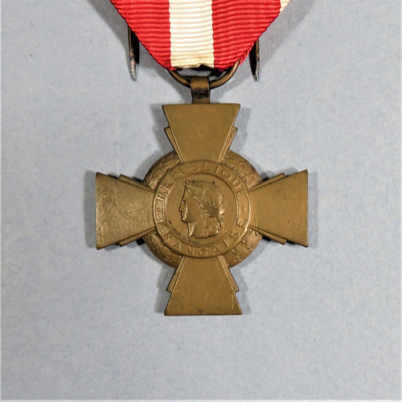 FRANCE MEDAILLE CROIX DE LA VALEUR MILITAIRE FRENCH CROSS FOR MILITARY VALOR EN BOITE