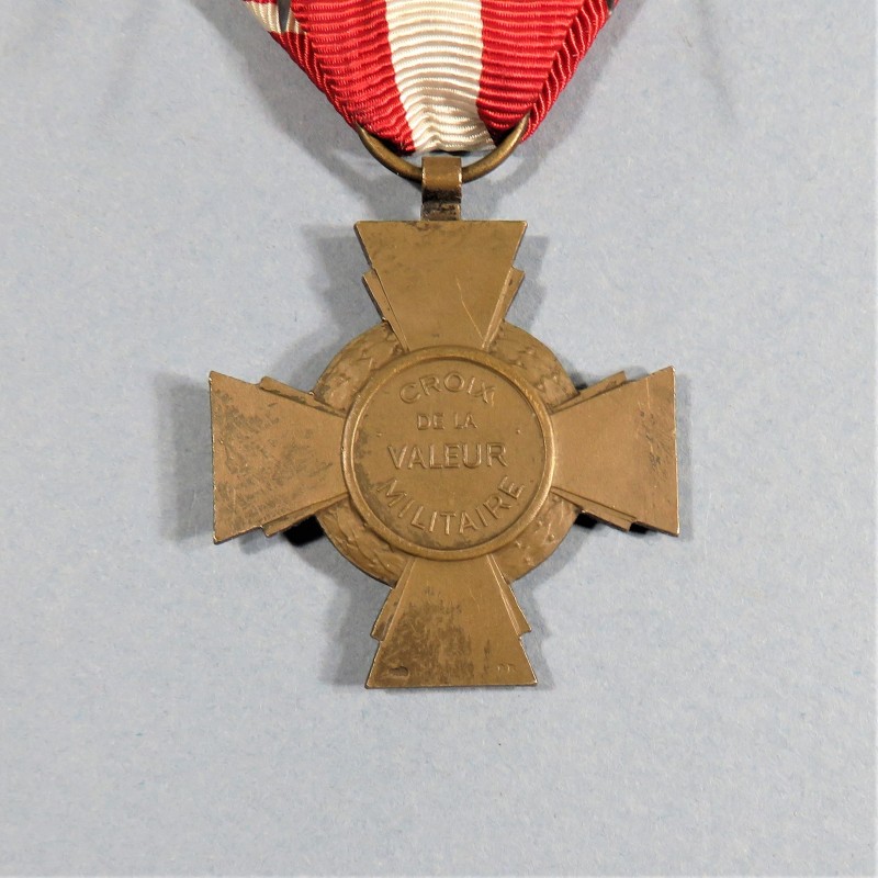 FRANCE MEDAILLE CROIX DE LA VALEUR MILITAIRE FRENCH CROSS FOR MILITARY VALOR EN BOITE