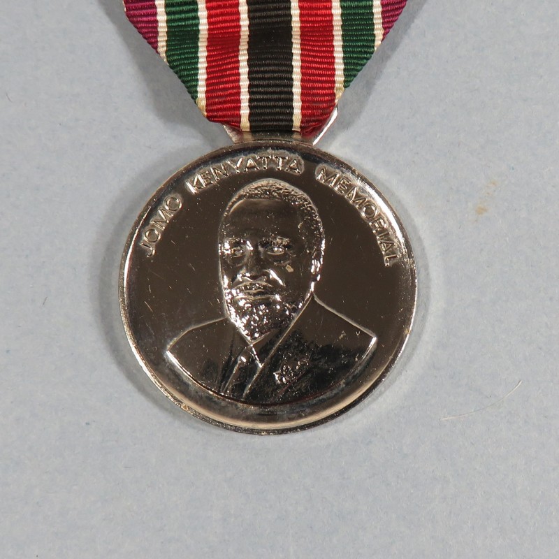 KENYA MEDAILLE POUR LES FUNERAILLES DE JOMO KENYATTA 1er PRESIDENT ET PERE DE LA NATION 1964 - 1978 °