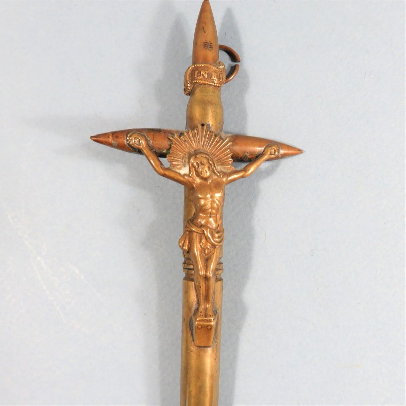 CRUCIFIX A SUSPENDRE SOUVENIR DES POILUS DE LA GUERRE 1914-1918 ARTISANAT DE TRANCHEES BENITIER