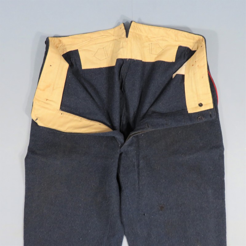 PANTALON TROUPE BLEU A SOUTACHES ROUGE MODELE 1880 POUR SAPEURS POMPIERS OU INFANTERIE COLONIALE