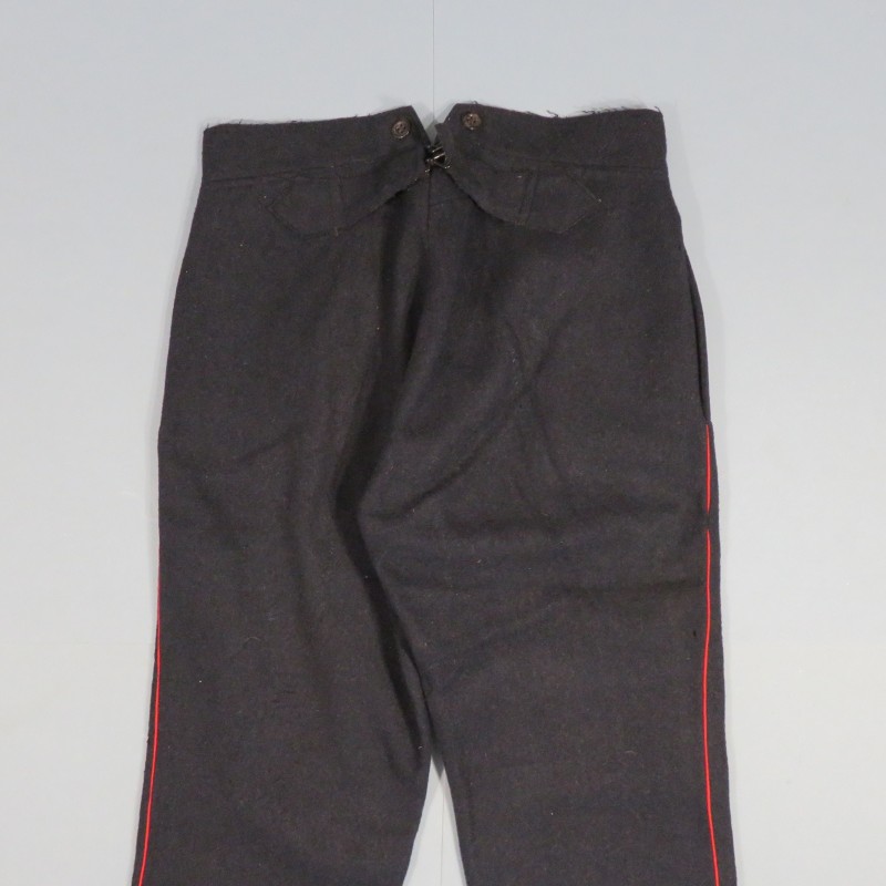 PANTALON TROUPE BLEU A SOUTACHES ROUGE POUR SAPEURS POMPIERS OU INFANTERIE COLONIALE 1900 OU 1931