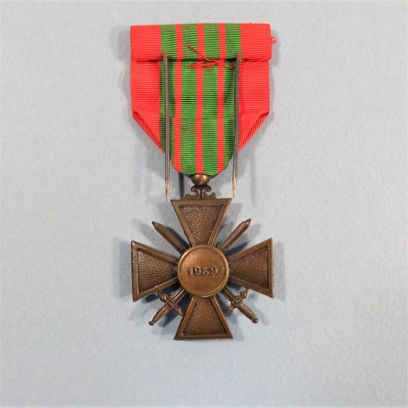 FRANCE CROIX DE GUERRE 1939-1945 DATE AU DOS 1939 EN BOITE CARTON FRENCH WAR CROSS