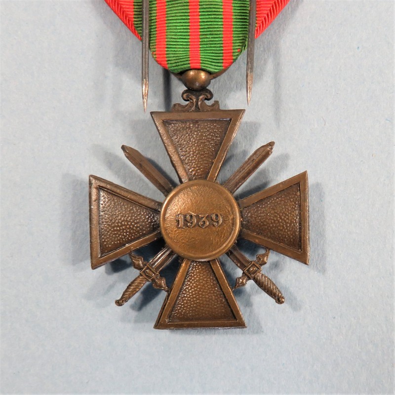 FRANCE CROIX DE GUERRE 1939-1945 DATE AU DOS 1939 EN BOITE CARTON FRENCH WAR CROSS