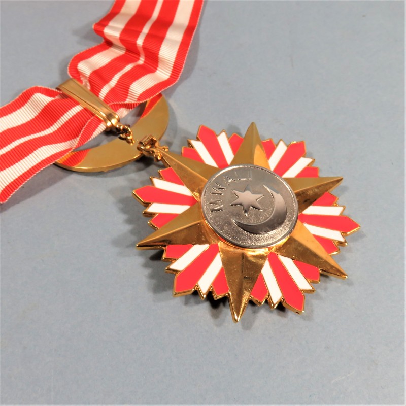 COMORES MEDAILLE DE COMMANDEUR DE L'ORDRE DE L'ETOILE DE MOHELI DANS SON COFFRET °