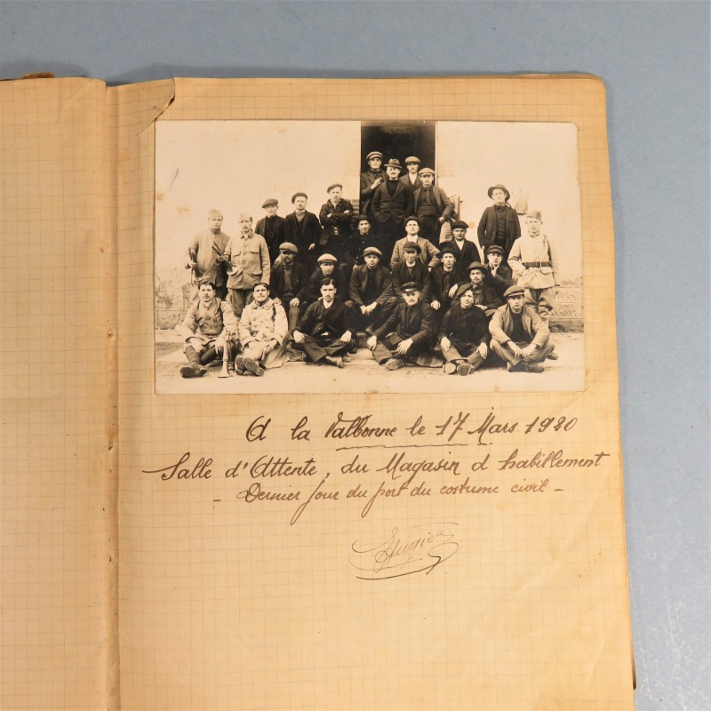 CAHIER DE CHANSONS AVEC DESSINS ET PHOTOS DU 22 ème REGIMENT D'INFANTERIE A LA VALBONNE EN 1920 1921