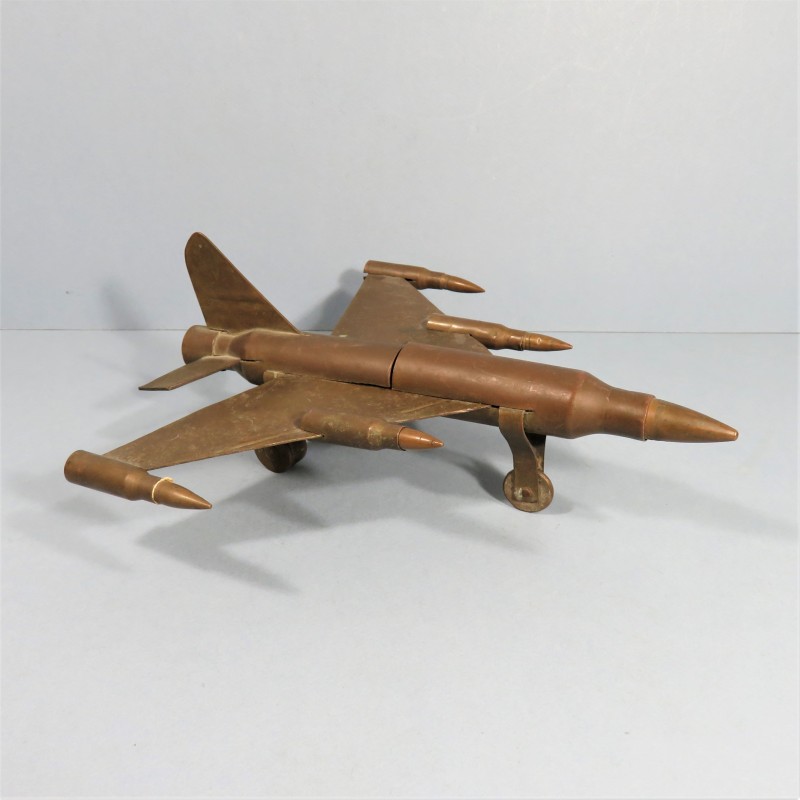 AVIATION FRANCAISE MIRAGE BELLE FABRICATION ARTISANAL A PARTIR DE MUNITIONS 12.7 ET 7.62