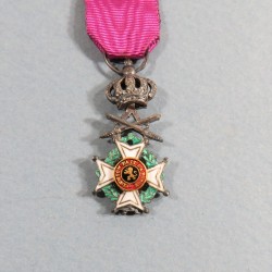 BELGIQUE REDUCTION DE LA MEDAILLE DE CHEVALIER DE L'ORDRE DE LEOPOLD Ier A TITRE MILITAIRE