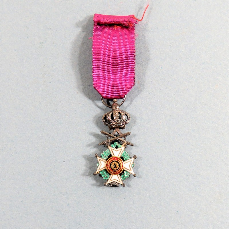 BELGIQUE REDUCTION DE LA MEDAILLE DE CHEVALIER DE L'ORDRE DE LEOPOLD Ier A TITRE MILITAIRE