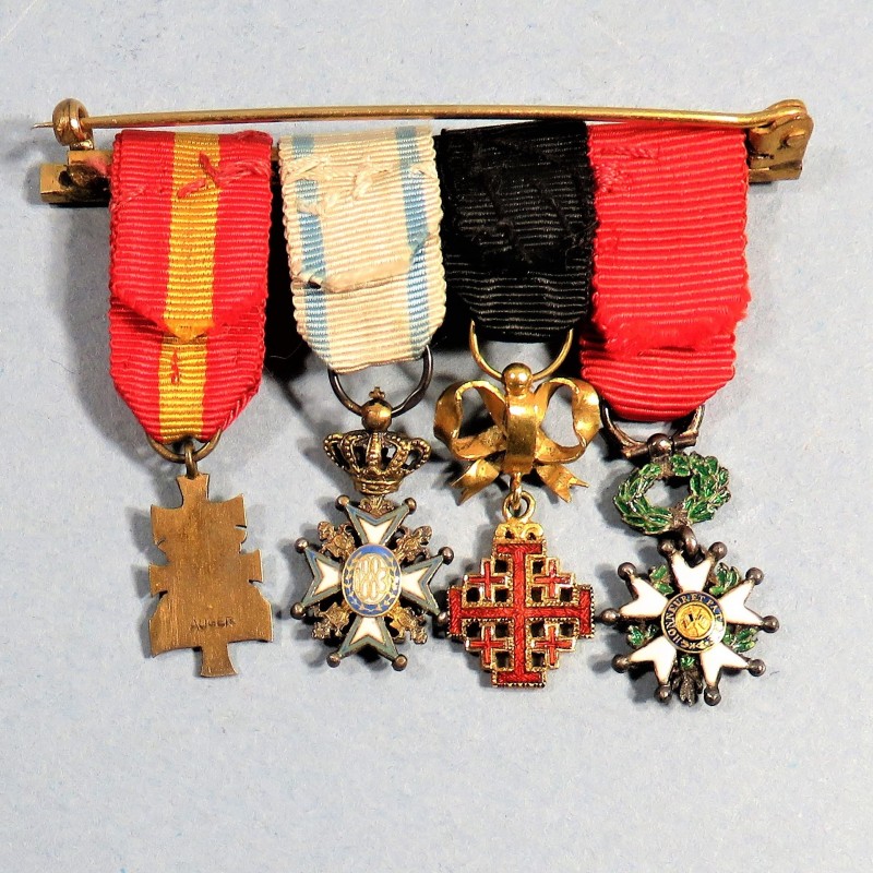 MEDAILLES BARRETTE DE 4 REDUCTIONS LEGION D'HONNEUR ORDRE ROYAL DU SAINT SEPULCRE DE JERUSALEM ST SAVA ET DES DECORES DU PAPE °