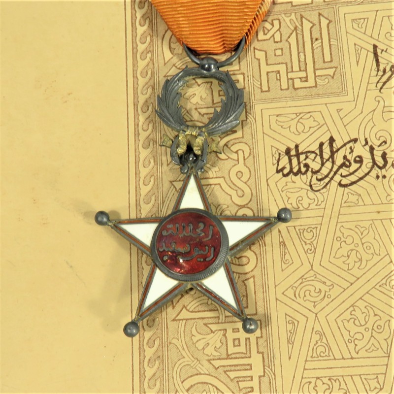 MAROC ENSEMBLE DIPLOMES ET MEDAILLE DE CHEVALIER DE L'ORDRE DU OUISSAM ALAOUITE MERITE CHERIFIEN DAHIR MAROCCO ORDER °