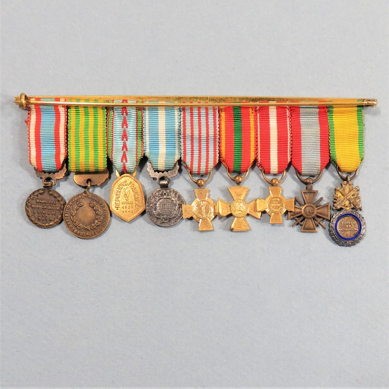 BARRETTE DE 9 REDUCTIONS DES MEDAILLES MILITAIRES D'UN ANCIEN DE LA SECONDE GUERRE COLONIAL INDOCHINE ALGERIE °