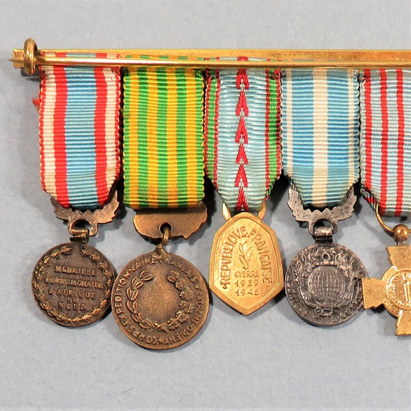 BARRETTE DE 9 REDUCTIONS DES MEDAILLES MILITAIRES D'UN ANCIEN DE LA SECONDE GUERRE COLONIAL INDOCHINE ALGERIE °