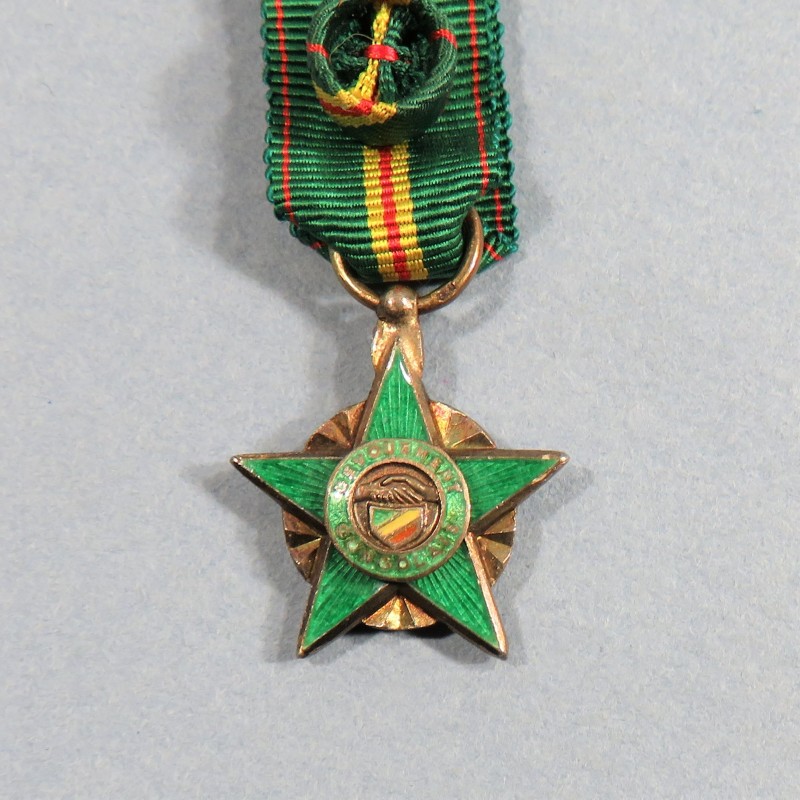 CONGO REDUCTION DE LA MEDAILLE D'OFFICIER DE L'ORDRE DU DEVOUEMENT CONGOLAIS ORDER OF DEVOTION MINIATURE OFFICER MEDAL °