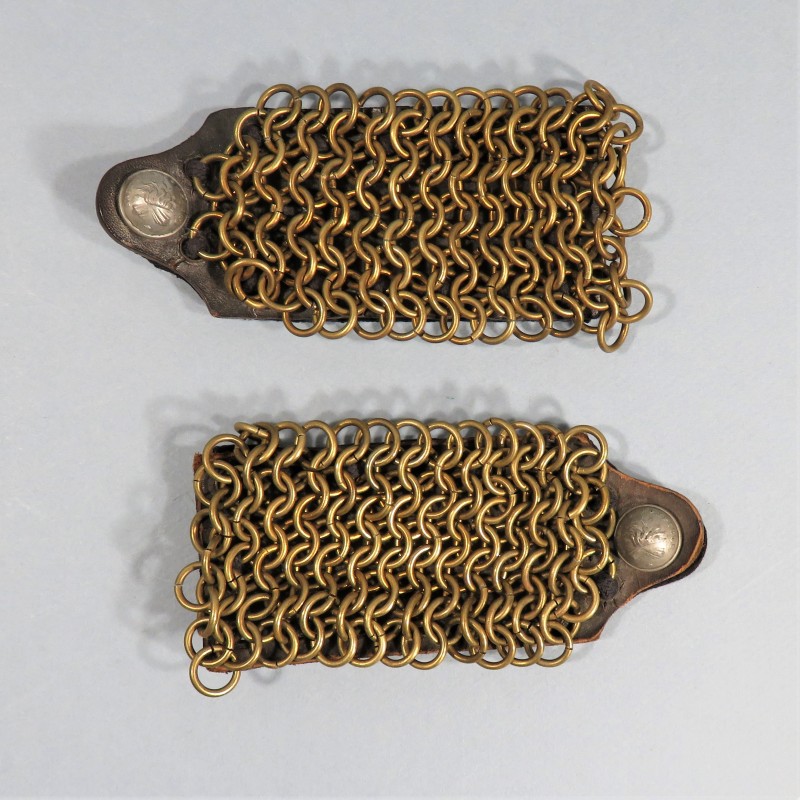 PAIRE D'EPAULETTE A ANNEAUX OU MAILLES POUR PORTER LES TUYAUX VESTE DE SAPEURS POMPIERS VERS 1880 1900